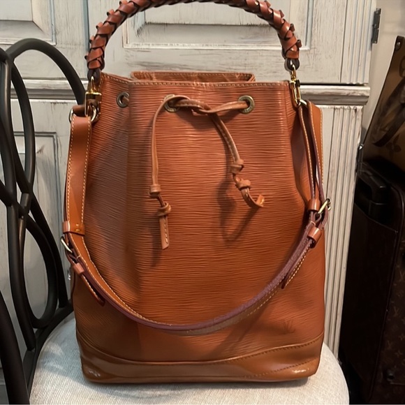 Louis Vuitton Brown Braided Handle Shoulder Bag - Picture 2 of 14